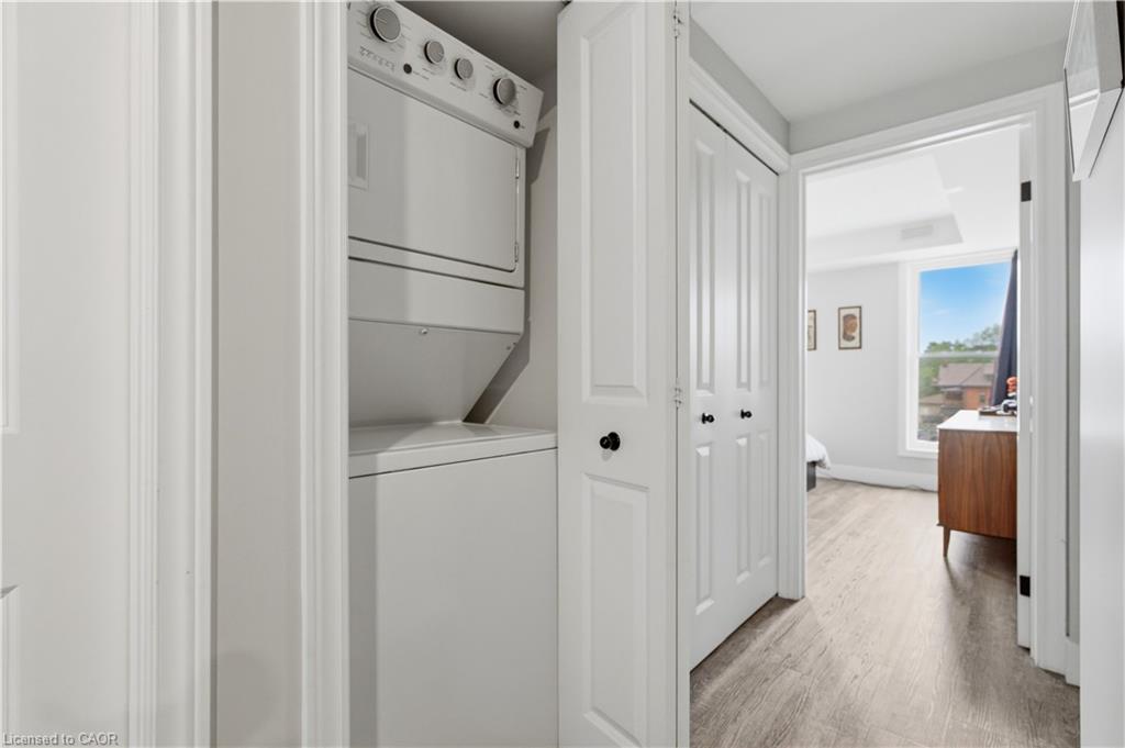 389 Dundas Street Property Photo 22