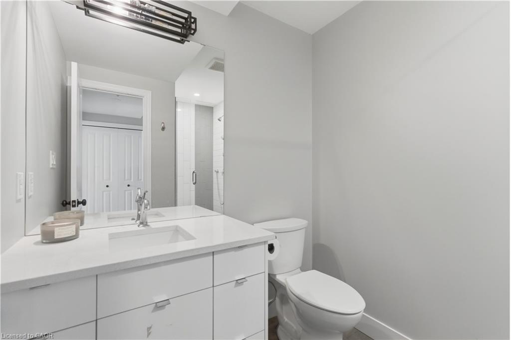 389 Dundas Street Property Photo 23