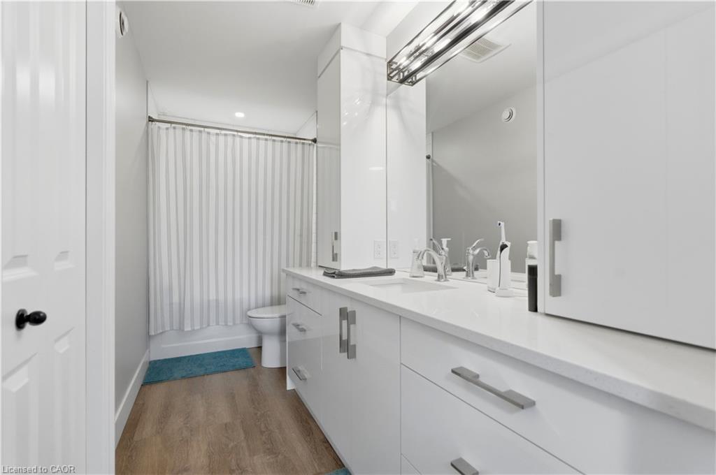389 Dundas Street Property Photo 26