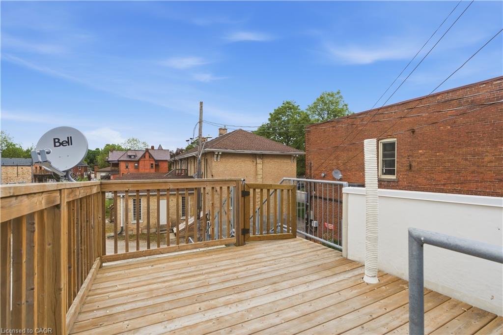 389 Dundas Street Property Photo 28
