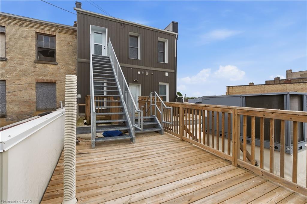 389 Dundas Street Property Photo 30