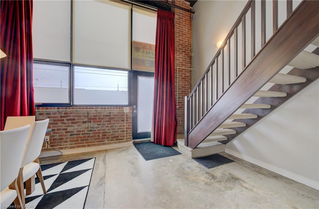 112-85 Spruce Street Property Photo 3