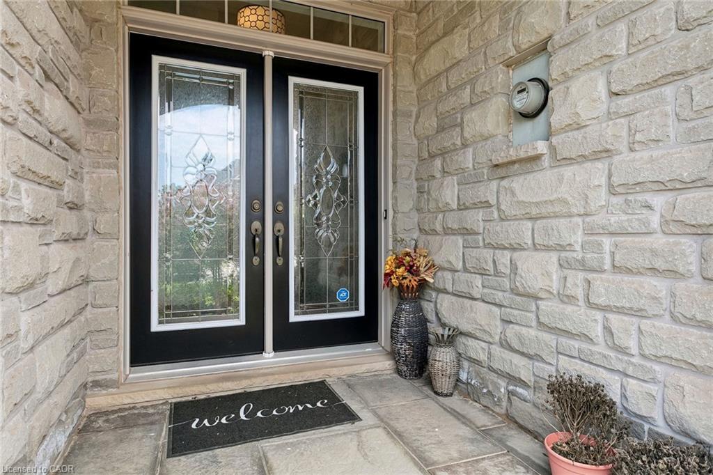 2376 Wasaga Drive Property Photo 3