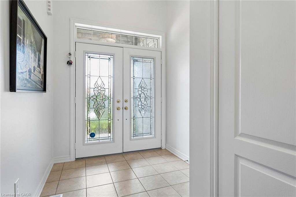 2376 Wasaga Drive Property Photo 4