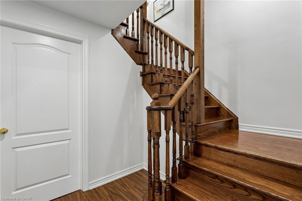 2376 Wasaga Drive Property Photo 19