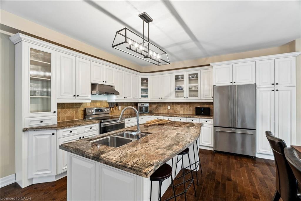 1541 Garnet Avenue Property Photo 8