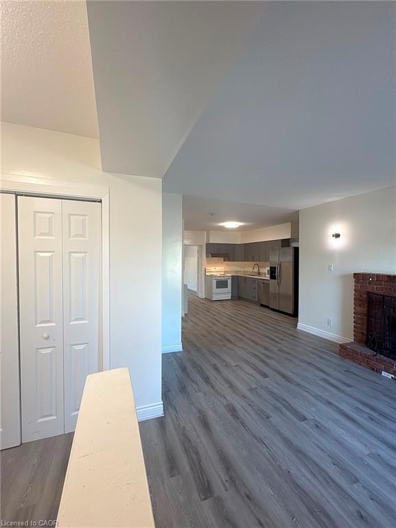 2-4687 First Avenue Property Photo 4