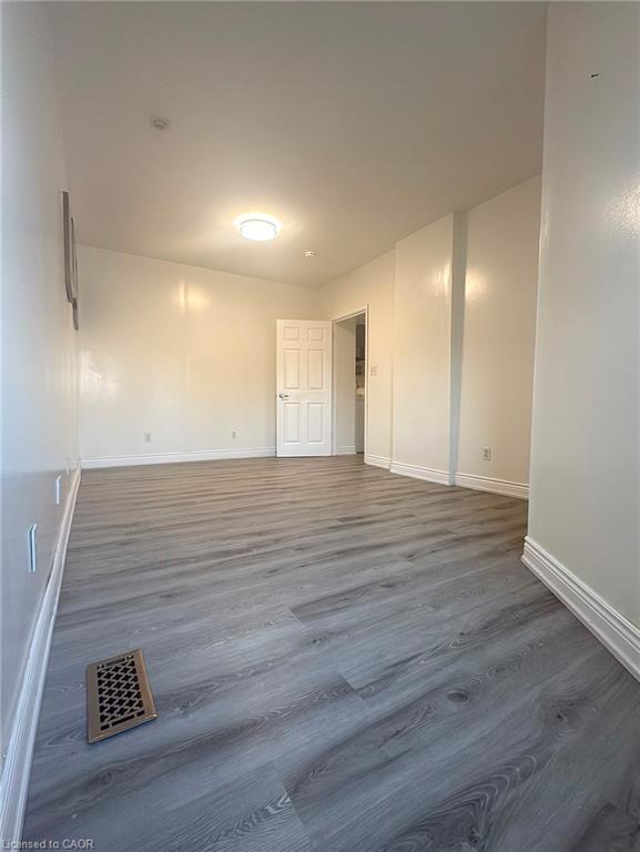 2-4687 First Avenue Property Photo 16