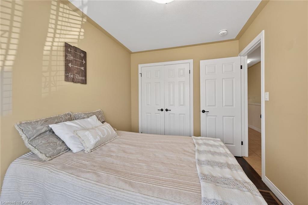 10 Emily Street Property Photo 11