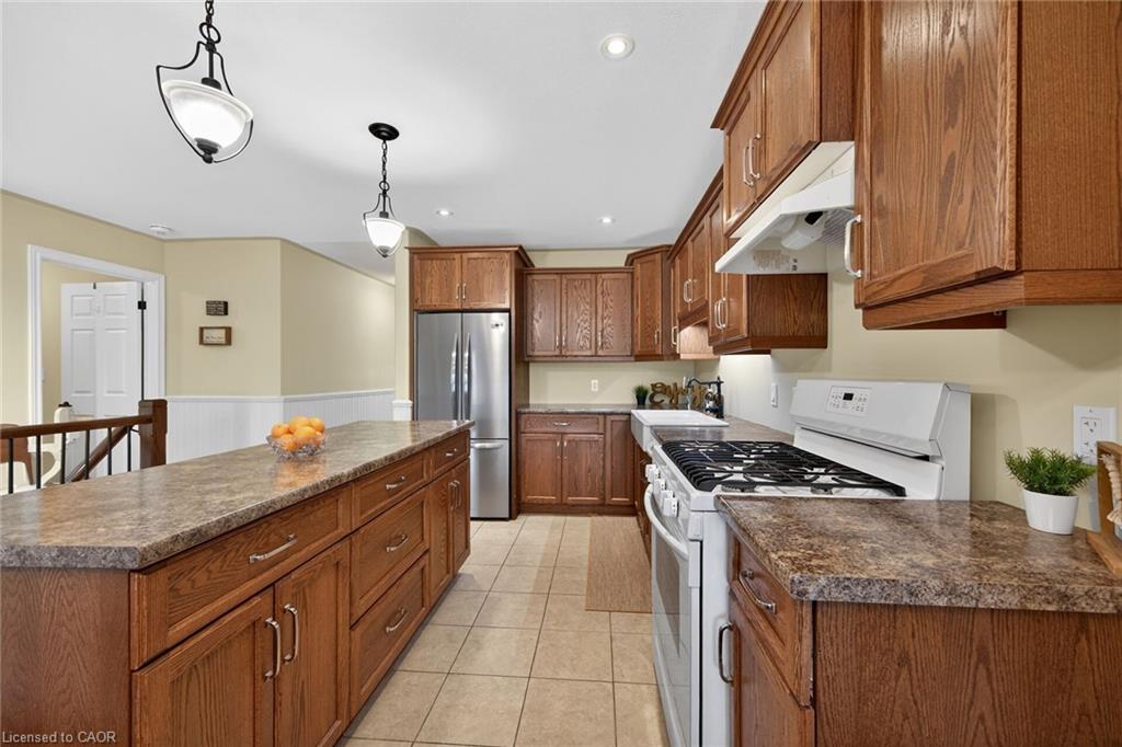 10 Emily Street Property Photo 20