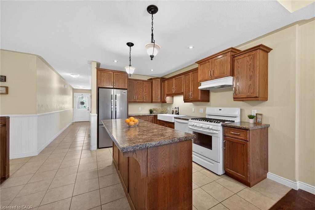 10 Emily Street Property Photo 21