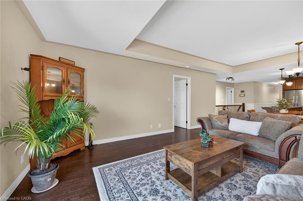 10 Emily Street Property Photo 28