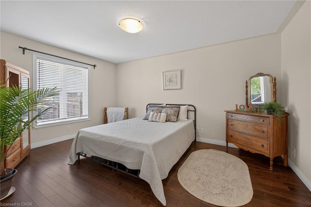 10 Emily Street Property Photo 30