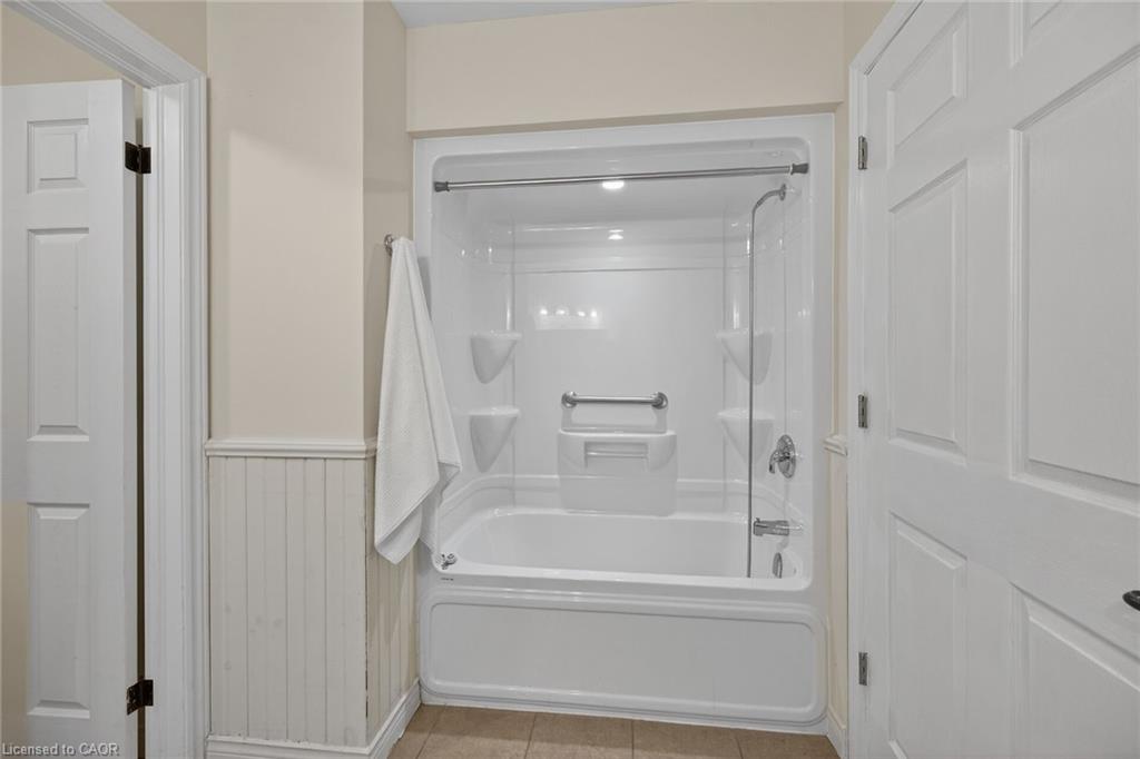 10 Emily Street Property Photo 34