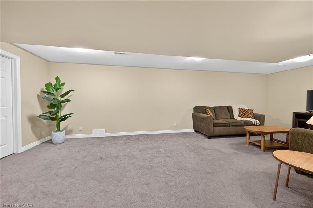 10 Emily Street Property Photo 40