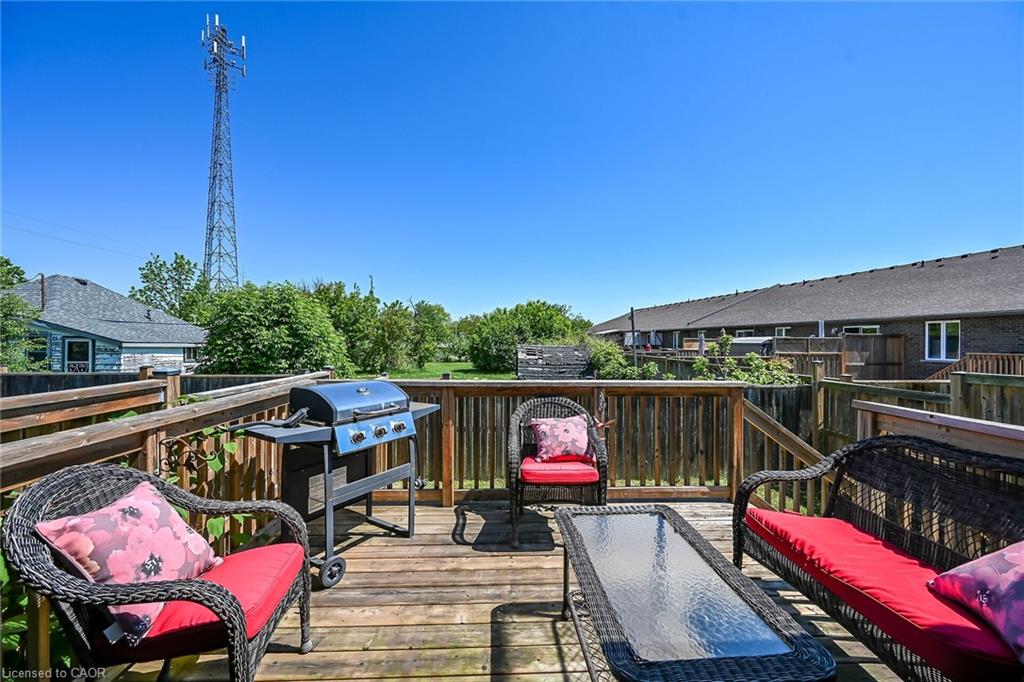 10 Emily Street Property Photo 41