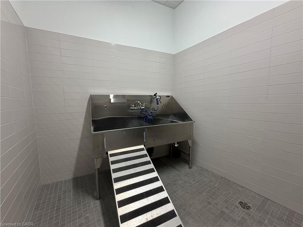 106-1333 Weber Street E Property Photo 29