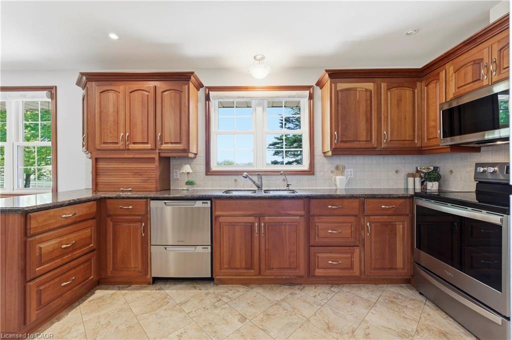1068 Cameron Road Property Photo 9