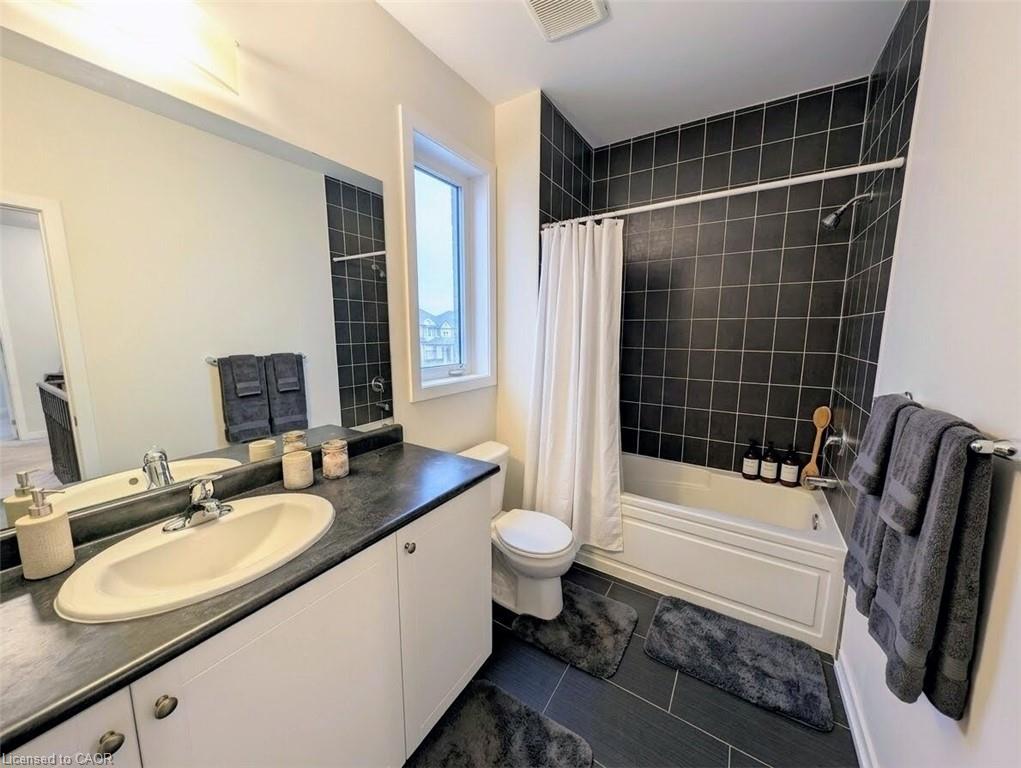 37 Mull Avenue Property Photo 33
