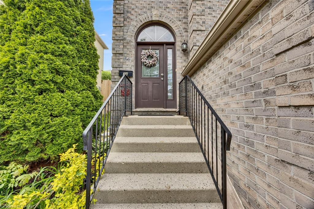34 Phair Crescent Property Photo 3