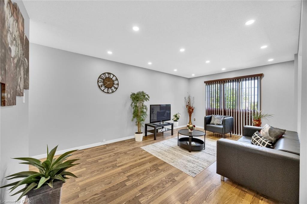 34 Phair Crescent Property Photo 6