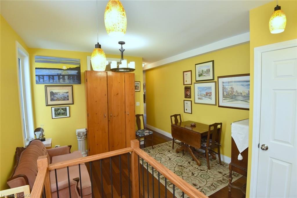 377 Macnab Street N Property Photo 6