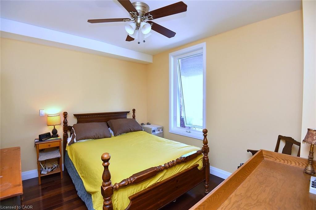 377 Macnab Street N Property Photo 12