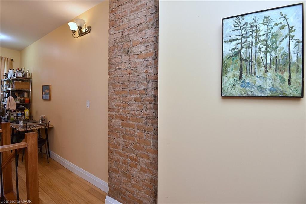 377 Macnab Street N Property Photo 20