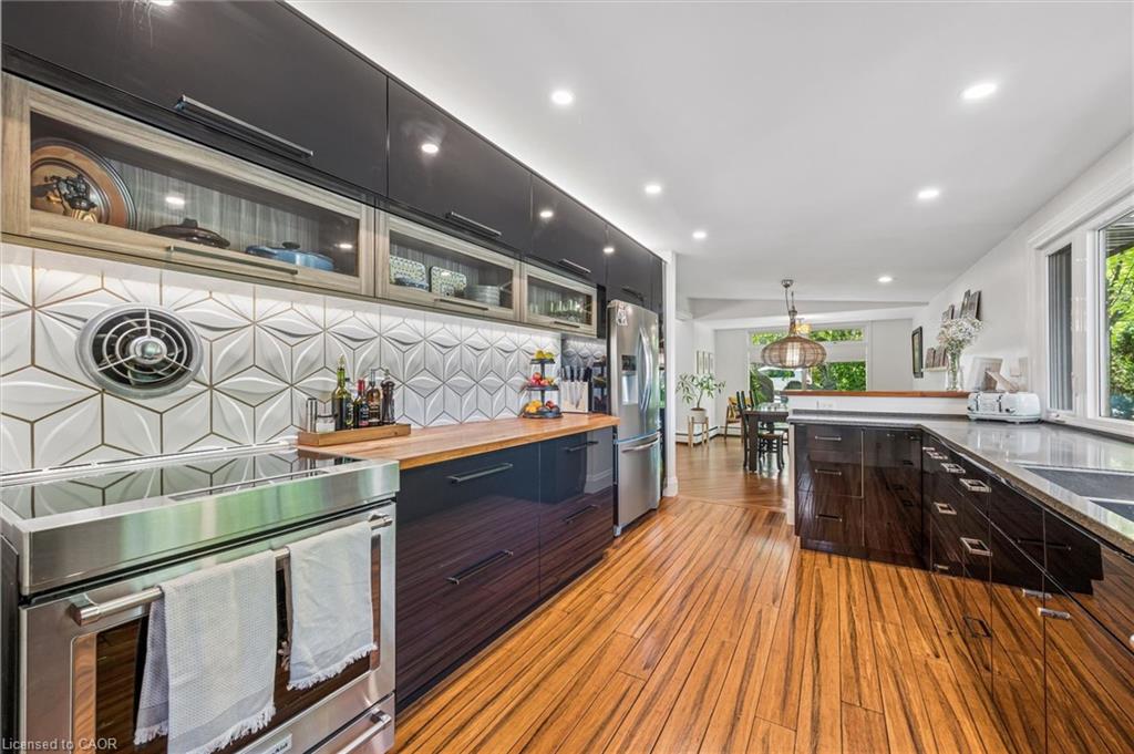 16 Parkwood Drive Property Photo 17