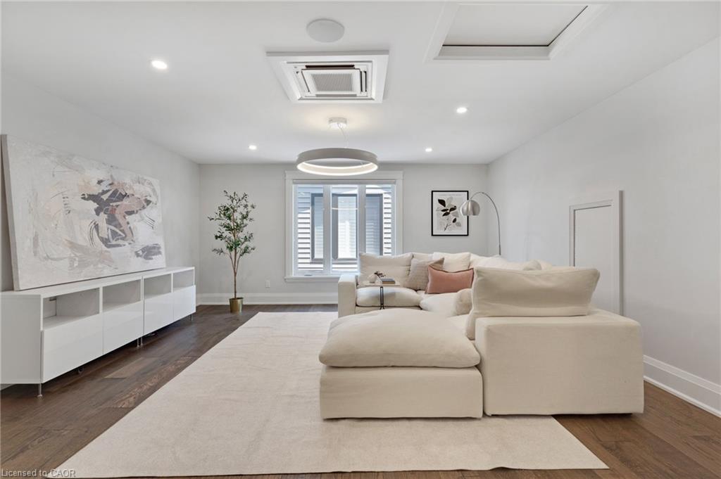 12 George Street Property Photo 22