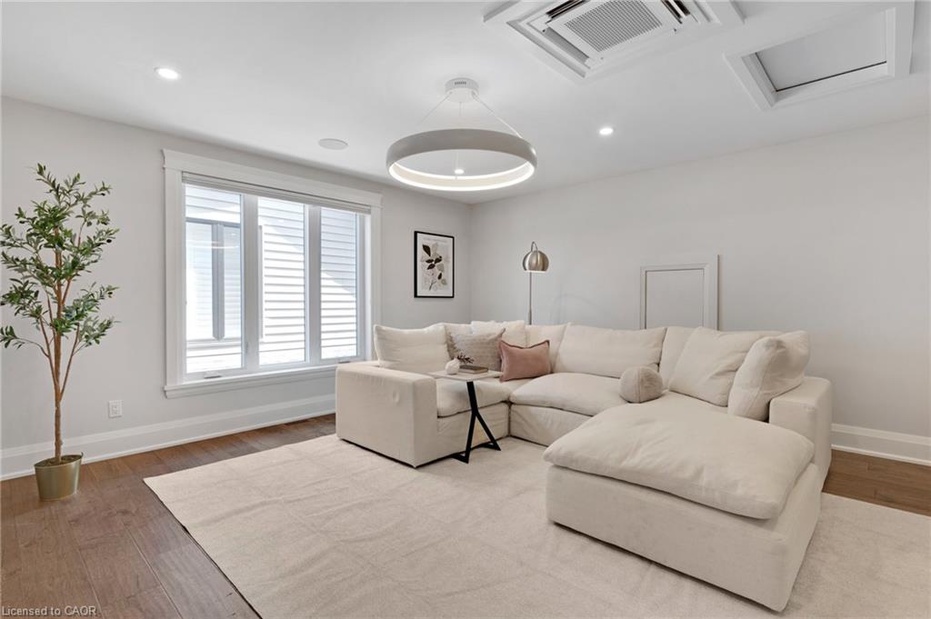 12 George Street Property Photo 23