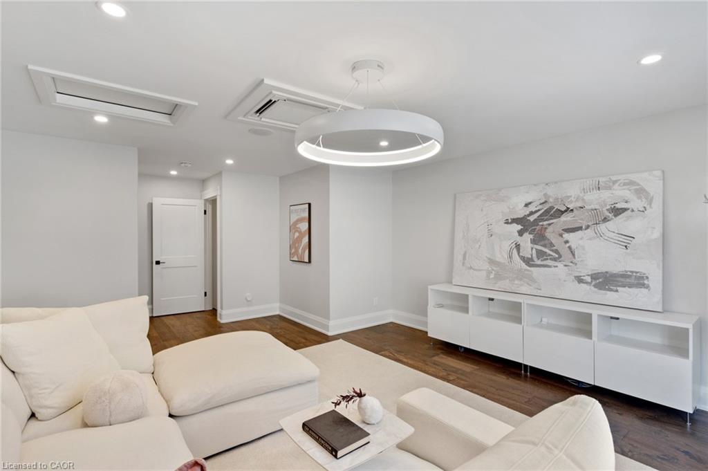 12 George Street Property Photo 24