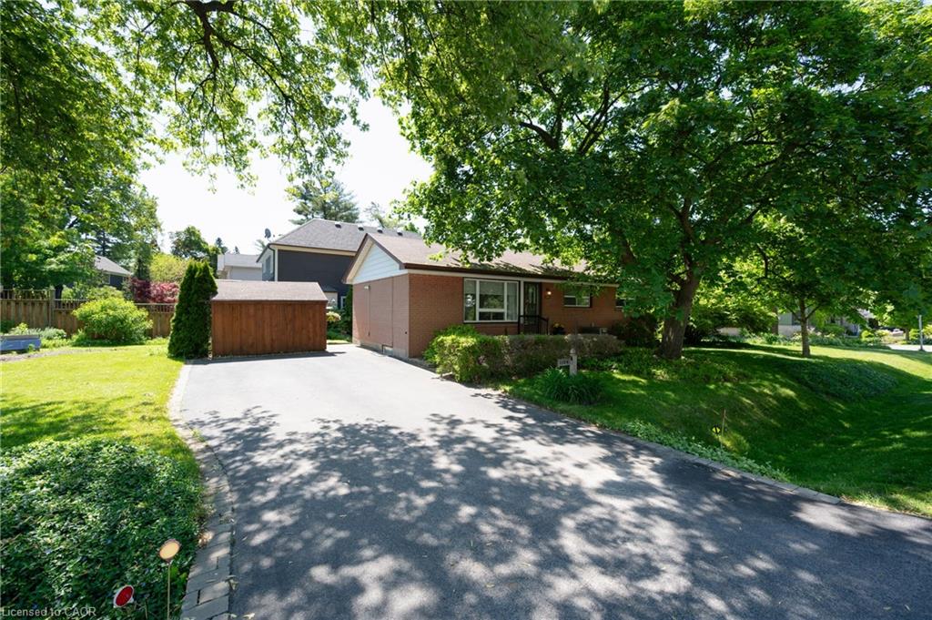1304 Avon Crescent Property Photo 1