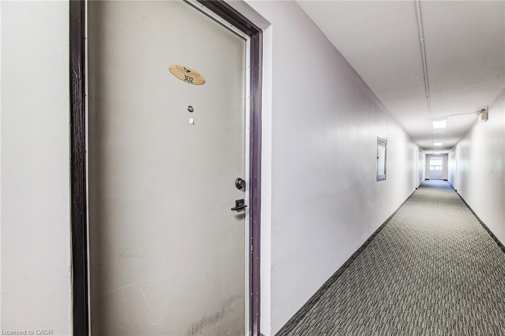302-283 Fairway Road N Property Photo 6