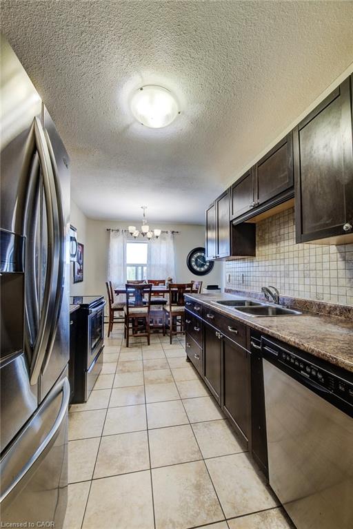 302-283 Fairway Road N Property Photo 8