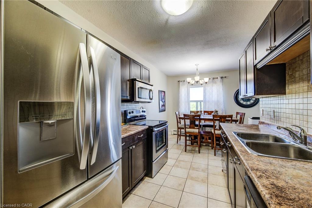 302-283 Fairway Road N Property Photo 9