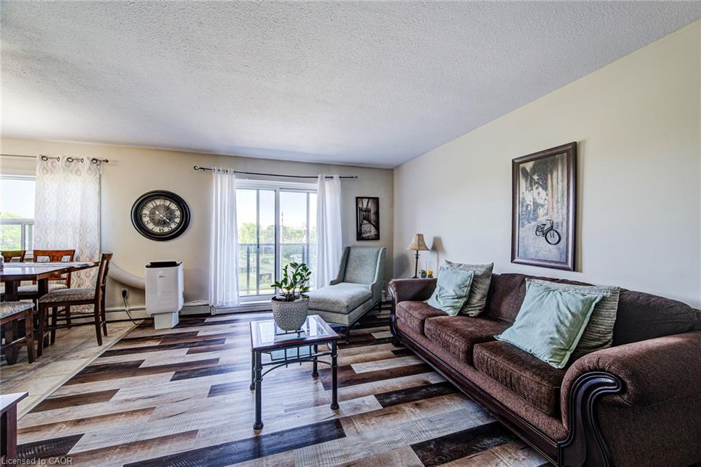 302-283 Fairway Road N Property Photo 17