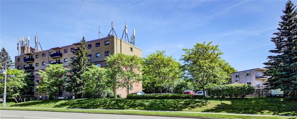 302-283 Fairway Road N Property Photo 29