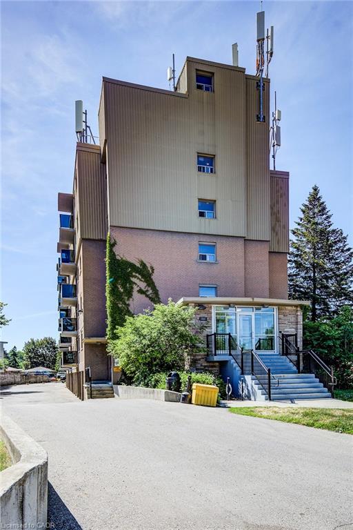 302-283 Fairway Road N Property Photo 31
