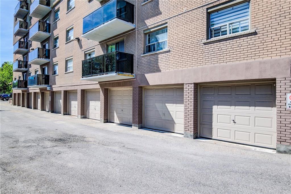 302-283 Fairway Road N Property Photo 33