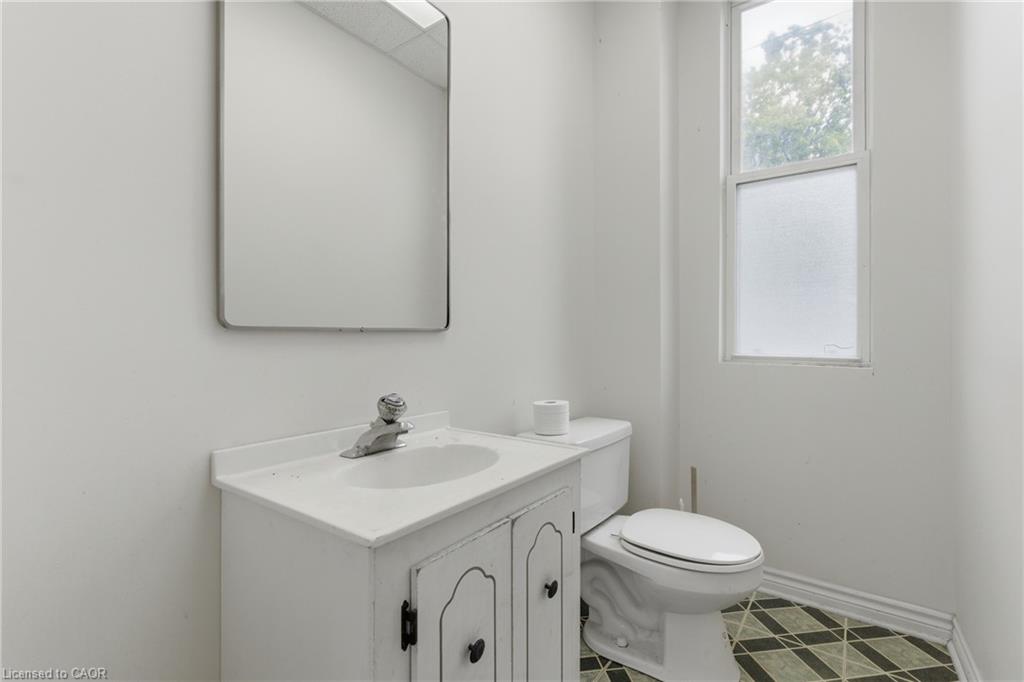 247 King Street Property Photo 8