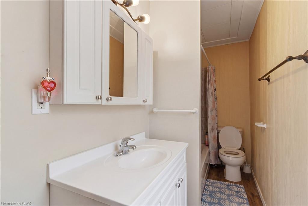 247 King Street Property Photo 24