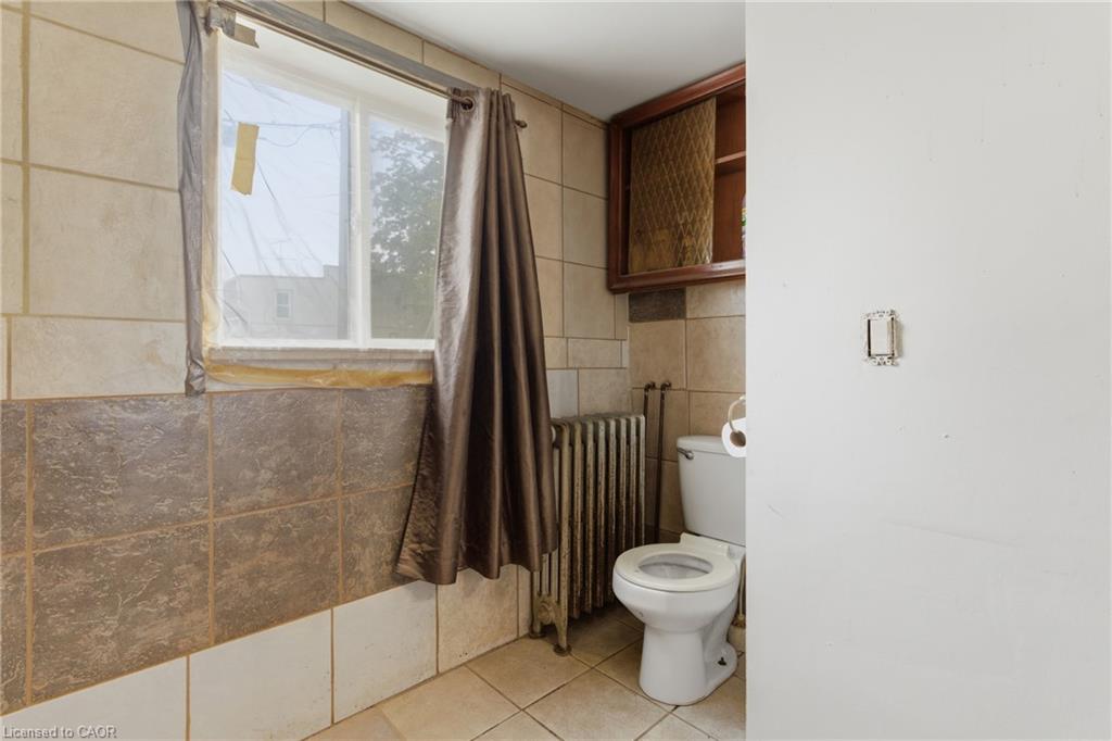 247 King Street Property Photo 33