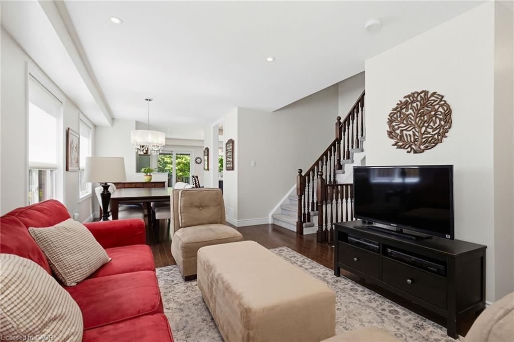 2485 Newcastle Crescent Property Photo 6