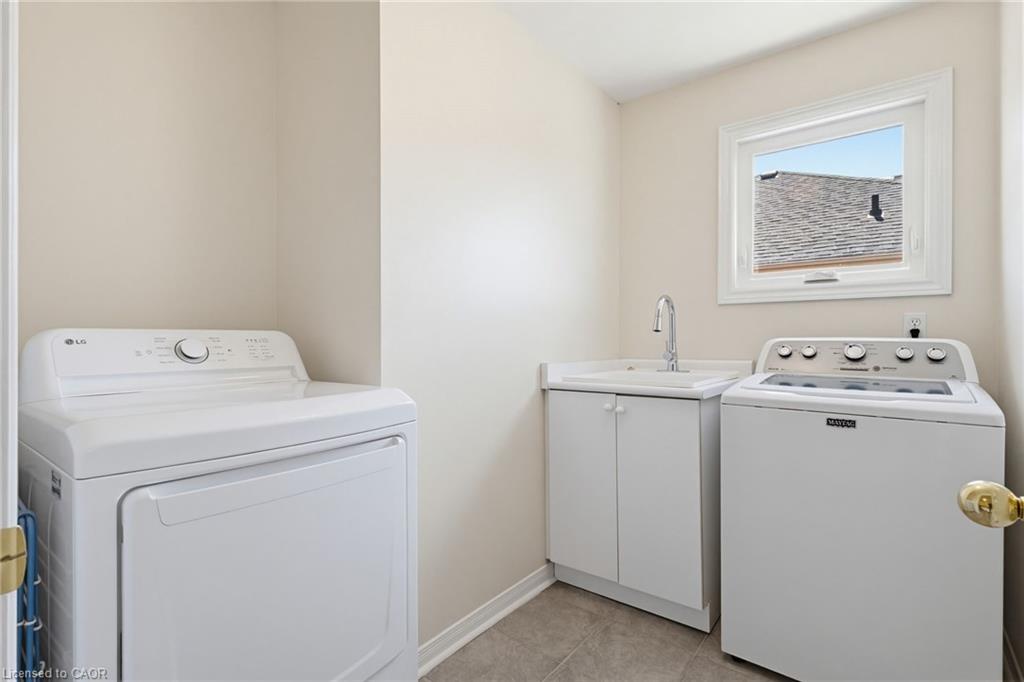 2485 Newcastle Crescent Property Photo 21