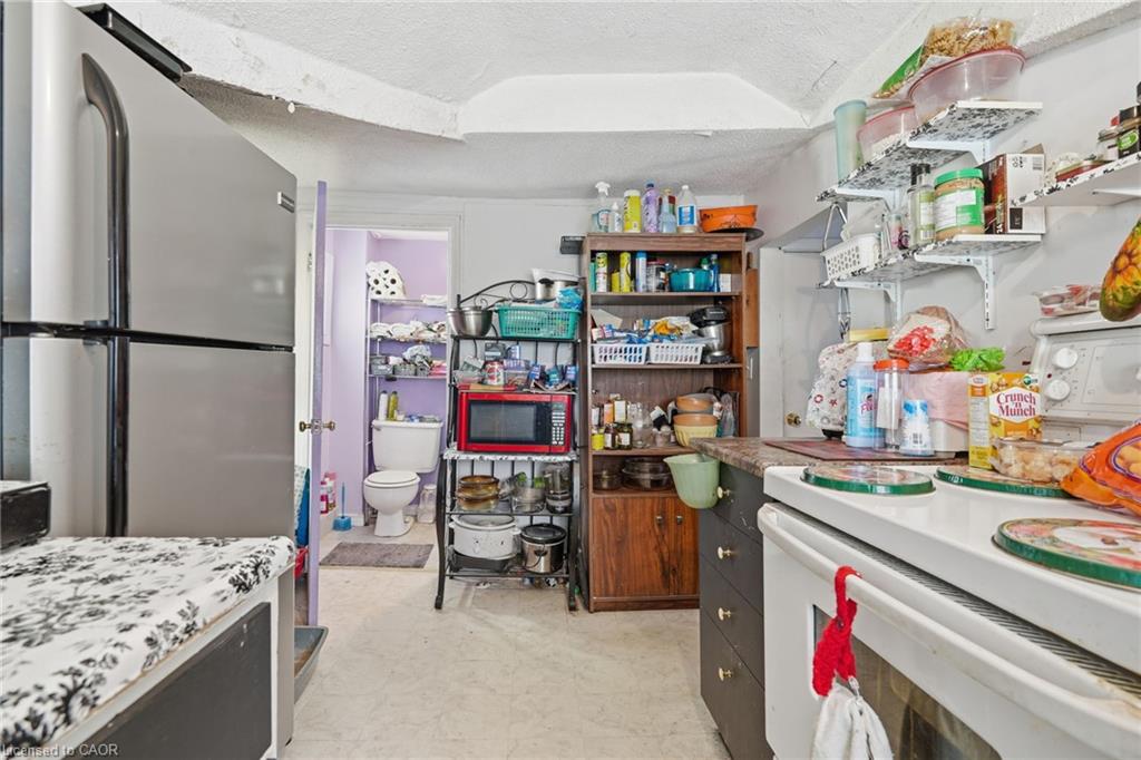 56 Welland Avenue Property Photo 8