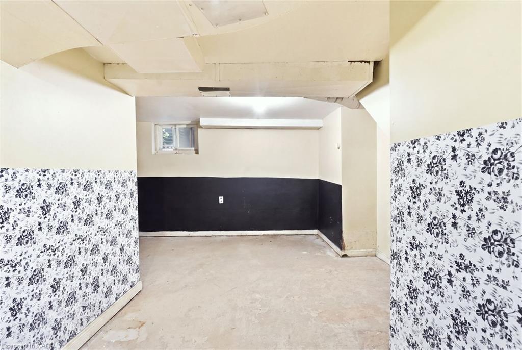 56 Welland Avenue Property Photo 11