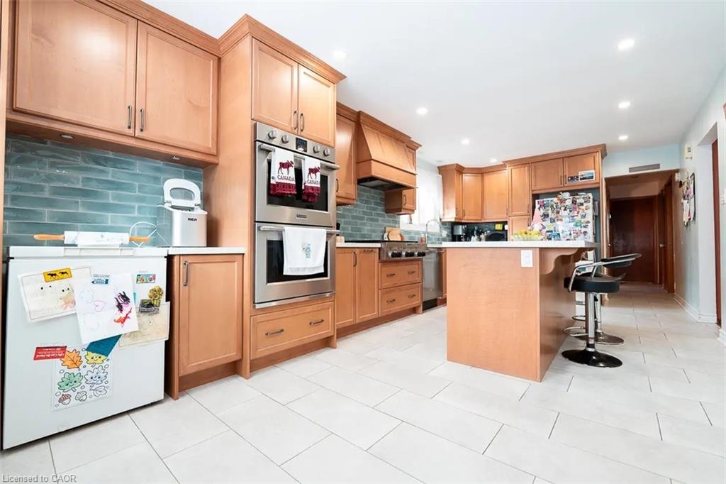 37 Kinrade Avenue E Property Photo 4