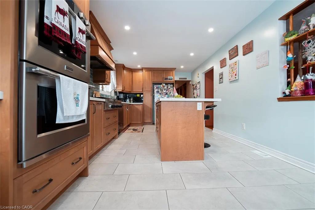37 Kinrade Avenue E Property Photo 6
