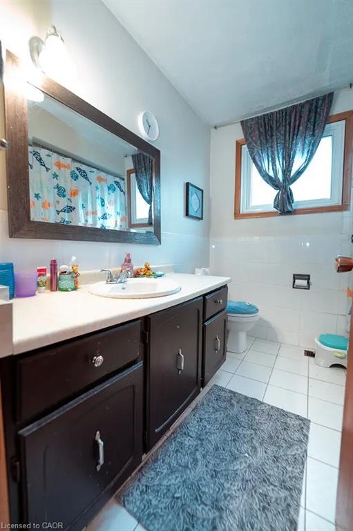 37 Kinrade Avenue E Property Photo 9